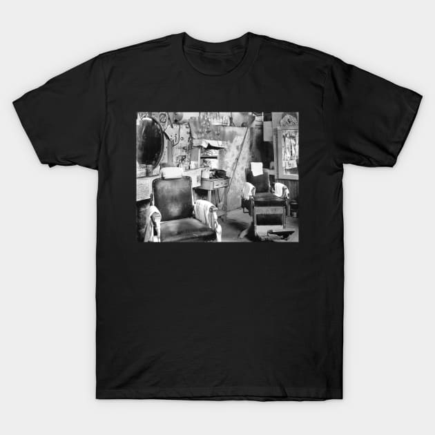 Atlanta Barber Shop, 1936. Vintage Photo T-Shirt by historyphoto